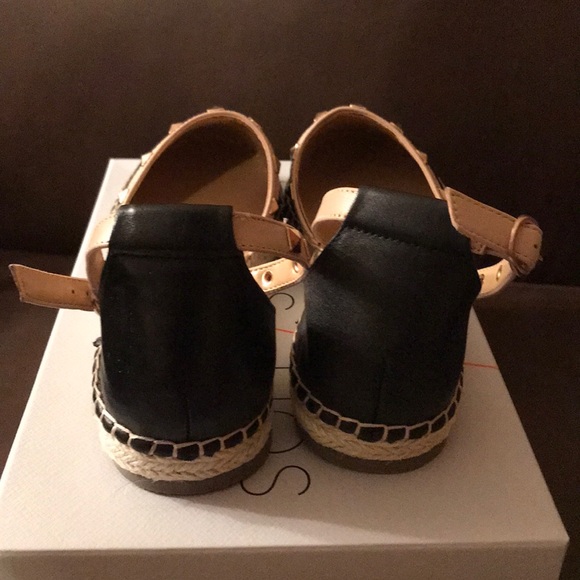 Sole Society black/light camel flats - Picture 3 of 4